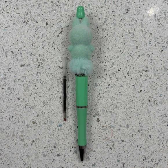 Green Labubu pen with ink refill - Picture 3 of 3